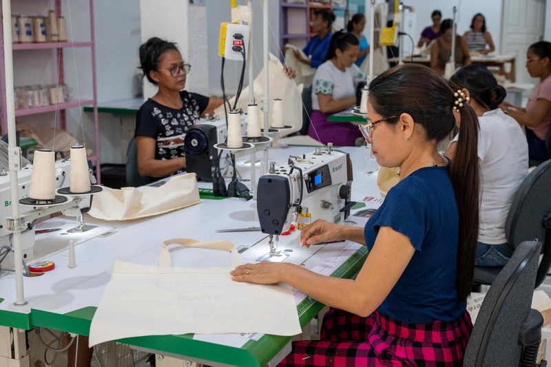 Mercedes-Benz und Hydro bündeln Kräfte im brasilianischen Amazonasgebiet für langfristige Entwicklung entlang Aluminiumlieferkette

Mercedes-Benz and Hydro join forces in the Brazilian Amazon to foster long-term development along their aluminium supply