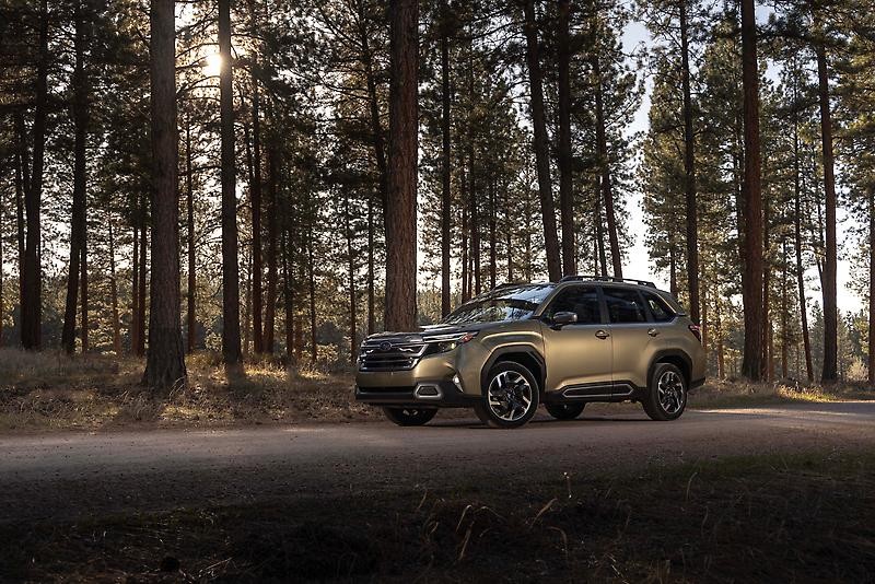 Képeken a 2025-ös Subaru FORESTER SUV (2)