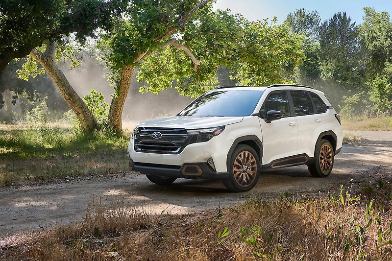 Képeken a 2025-ös Subaru FORESTER SUV (46)