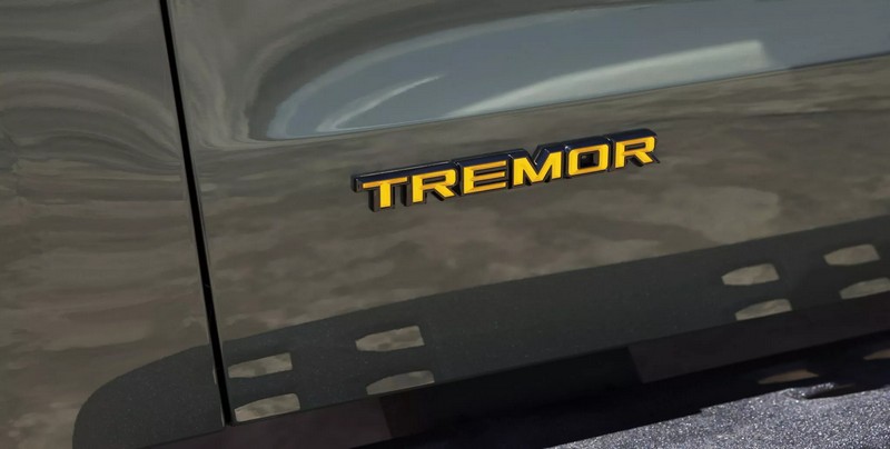 2025-Ford-Expedition_Tremor-22-2048x1033