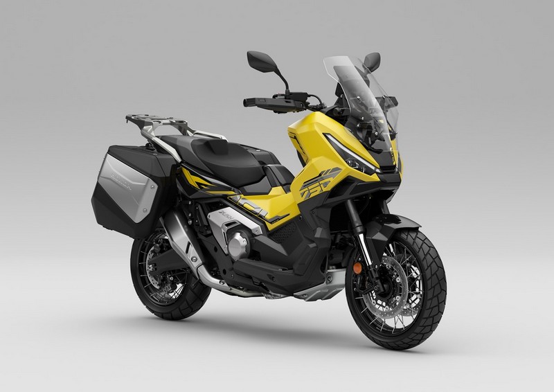 25YM Honda X-ADV