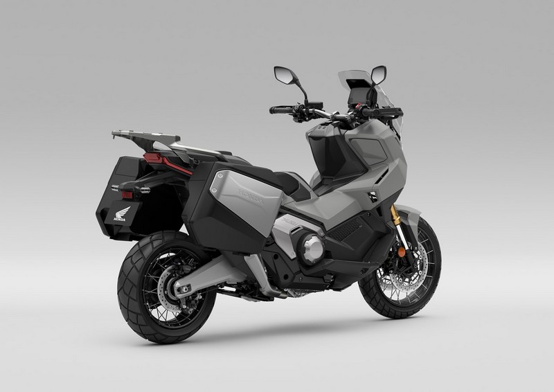 25YM Honda X-ADV