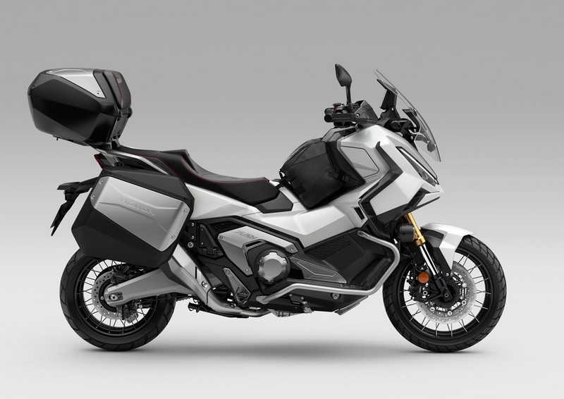 25YM Honda X-ADV