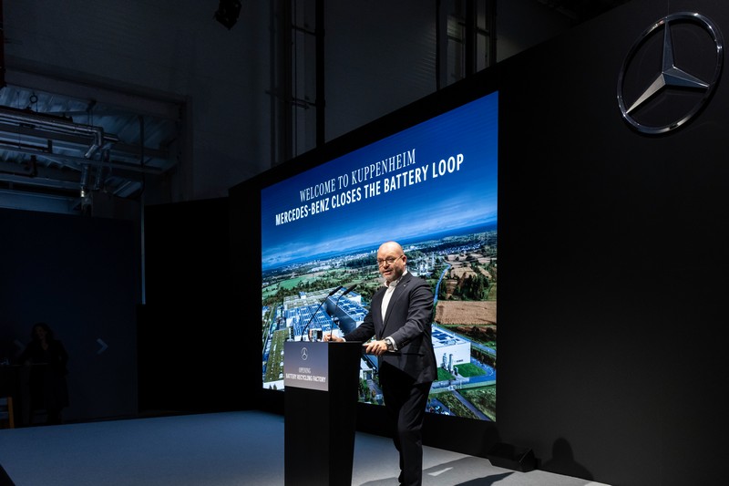 Mercedes-Benz schließt den Batterie-Kreislauf mit eigener Recyclingfabrik

Mercedes-Benz opens own recycling factory to close the battery loop