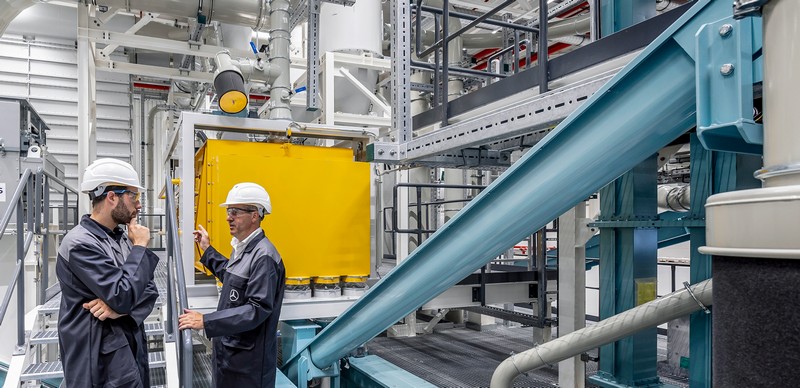 Mercedes-Benz schließt den Batterie-Kreislauf mit eigener Recyclingfabrik

Mercedes-Benz opens own recycling factory to close the battery loop