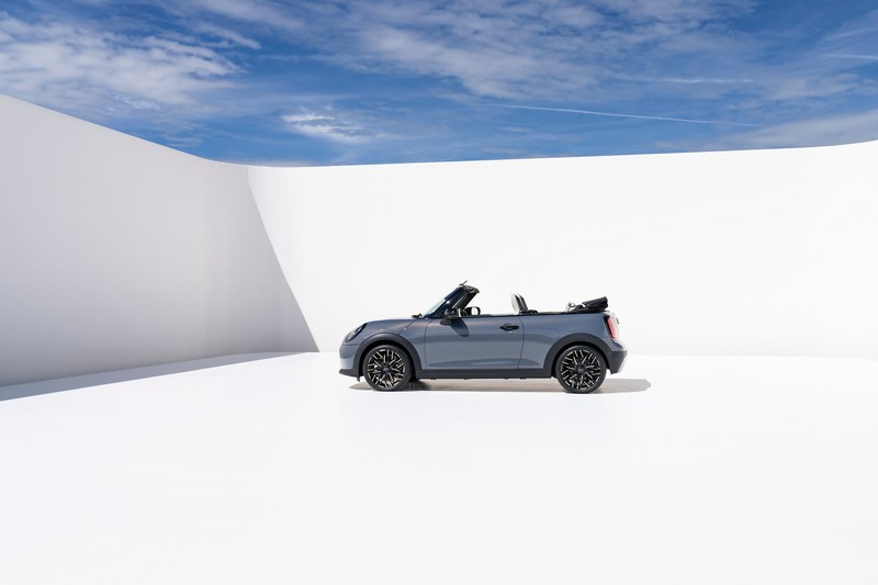 Fotókon az új MINI Cooper Cabrio (19)