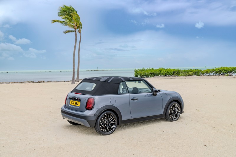 Fotókon az új MINI Cooper Cabrio (33)