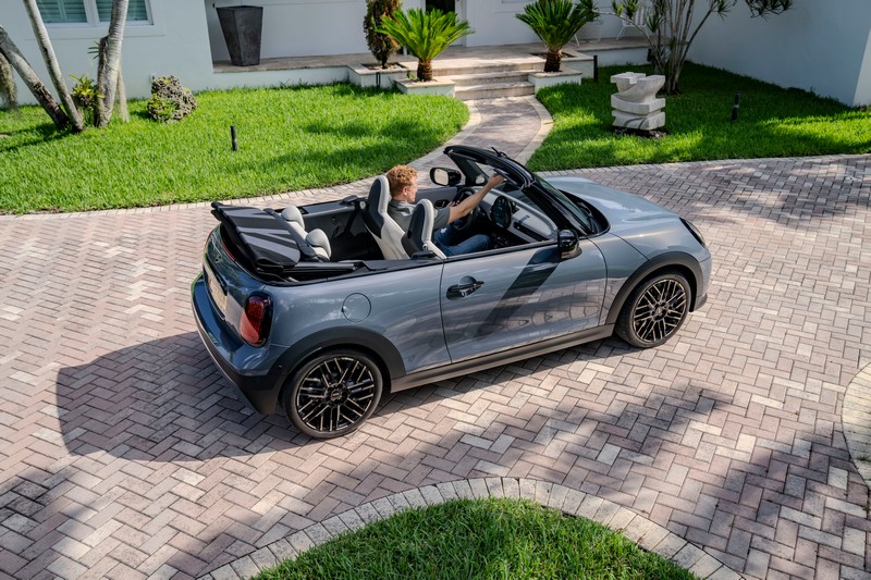 Fotókon az új MINI Cooper Cabrio (41)