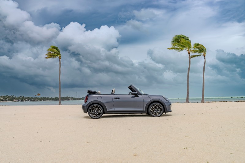 Fotókon az új MINI Cooper Cabrio (7)