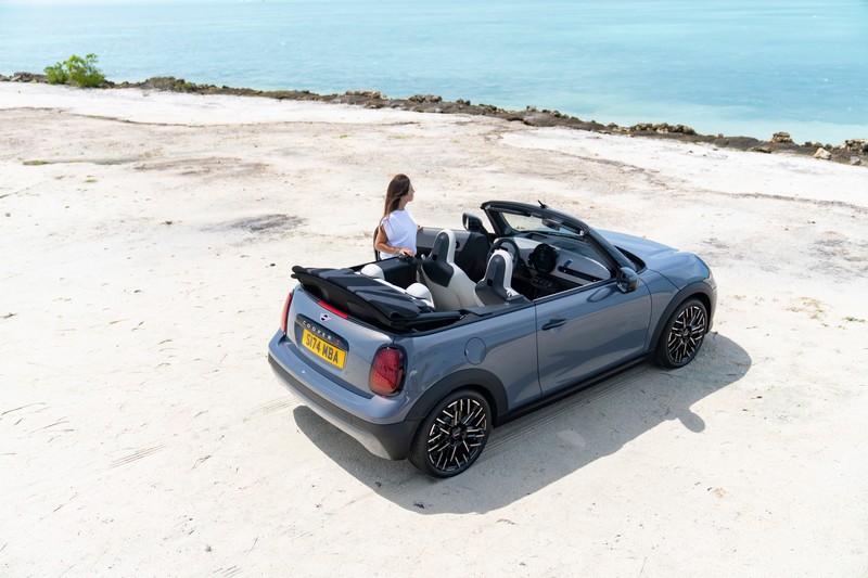 Fotókon az új MINI Cooper Cabrio (8)