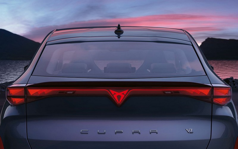 Red Dot-díjat nyert a Cupra DarkRebel és a Tavascan4