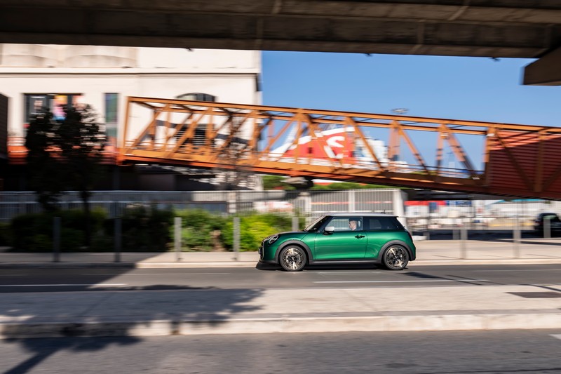 Utastéri játékélmény és gokartos vezethetőség - a MINI Cooper C (25)