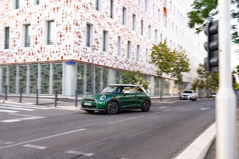 Utastéri játékélmény és gokartos vezethetőség - a MINI Cooper C (28)