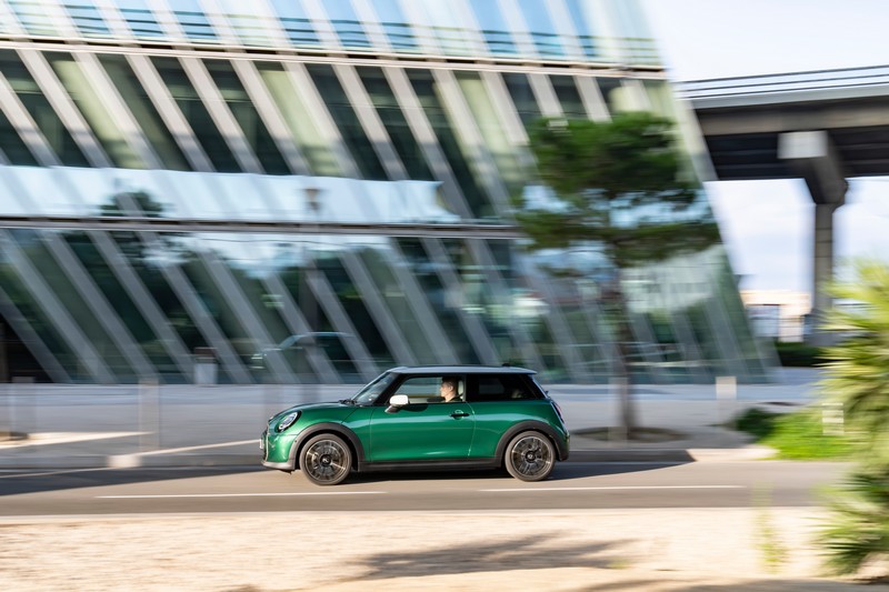 Utastéri játékélmény és gokartos vezethetőség - a MINI Cooper C (32)