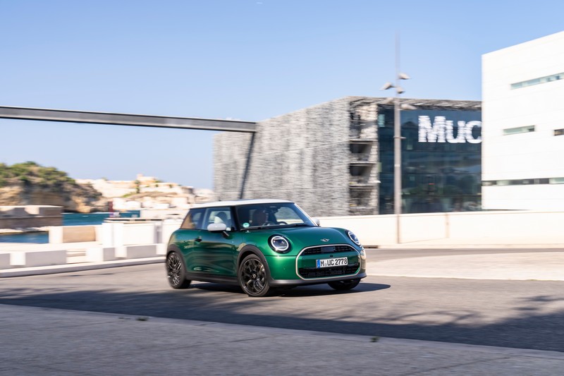 Utastéri játékélmény és gokartos vezethetőség - a MINI Cooper C (47)