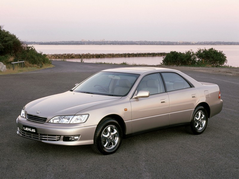 lexus_es_300_2