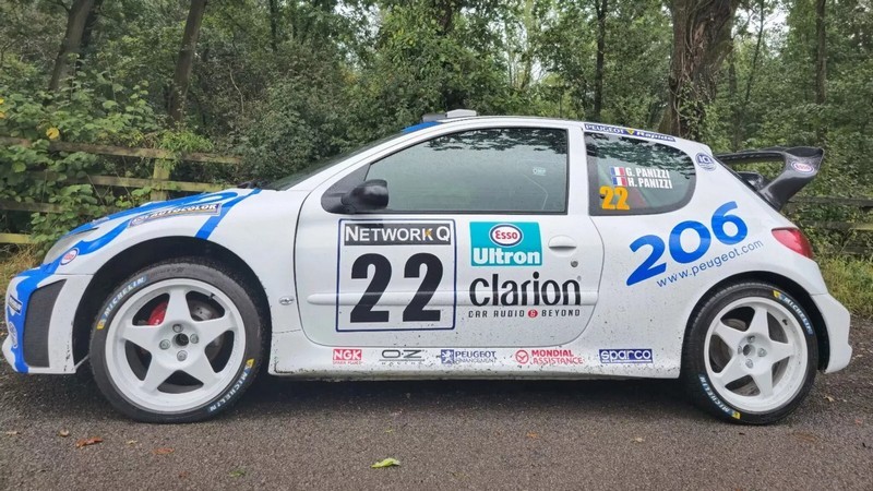 A Peugeot 206 WRC replika tiszteleg a legszebb rallyautók egyike előtt (11)