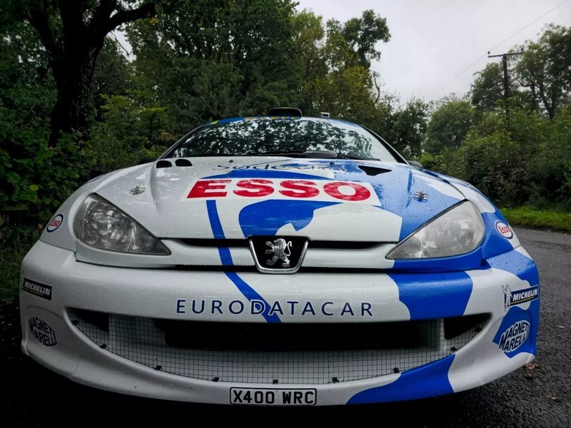 A Peugeot 206 WRC replika tiszteleg a legszebb rallyautók egyike előtt (16)