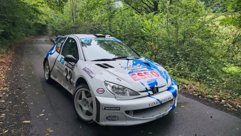 A Peugeot 206 WRC replika tiszteleg a legszebb rallyautók egyike előtt (8)