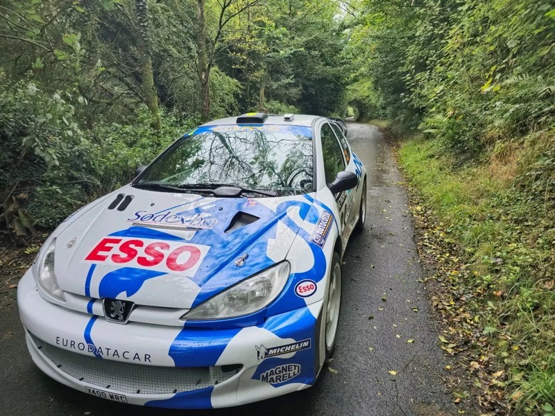 A Peugeot 206 WRC replika tiszteleg a legszebb rallyautók egyike előtt (9)