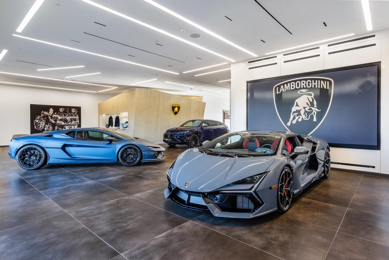 Az Automobili Lamborghini újratervezett San Francisco bemutatóterme (8)