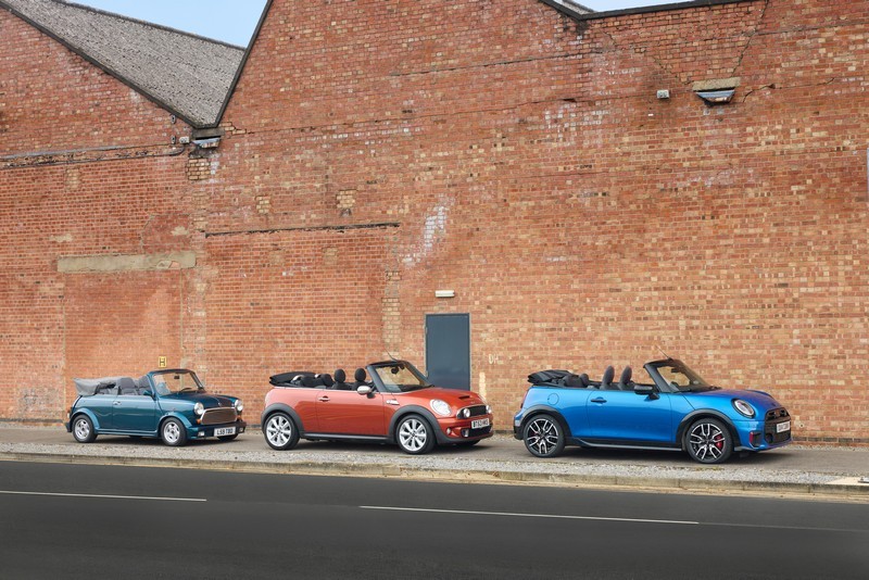 Elkészült Oxfordban az első MINI Cooper Cabrio (12)