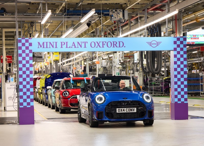 Elkészült Oxfordban az első MINI Cooper Cabrio (2)