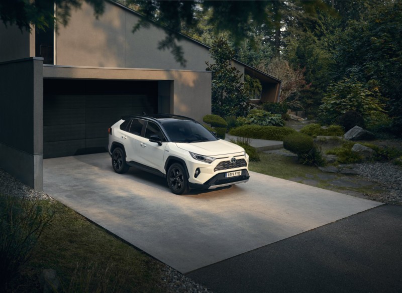 Toyota_RAV4_Plug_in_Hybrid