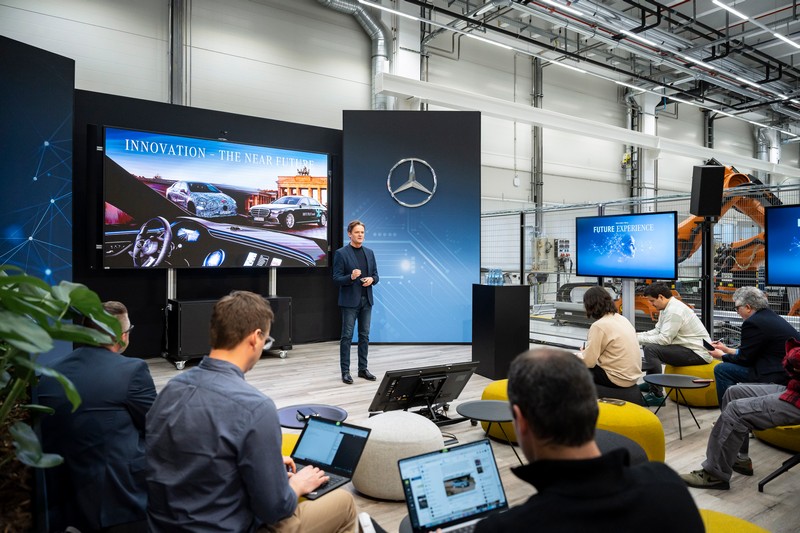 Wegweisende Innovationen für das Automobil der Zukunft: Mercedes-Benz gibt exklusive Einblicke in Forschungsaktivitäten und zukünftige Technologien

Pioneering innovations for the car of the future: Mercedes-Benz provides exclusive insights into researc