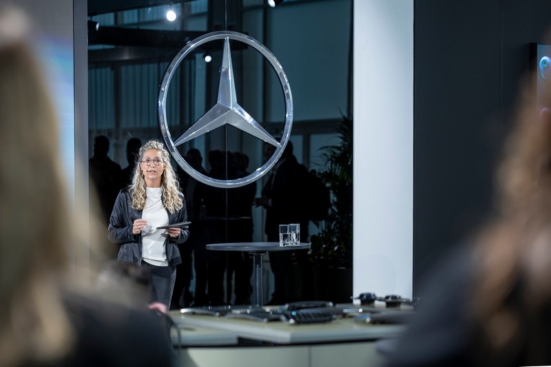 Mercedes-Benz eröffnet neues MANUFAKTUR Studio und erweitert MANUFAKTUR AngebotMercedes-Benz opens new MANUFAKTUR Studio and expands MANUFAKTUR range