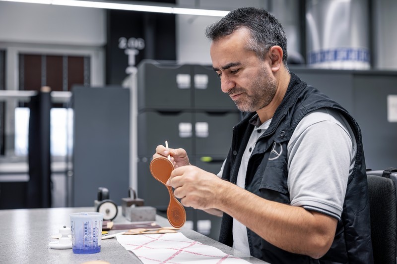 Mercedes-Benz eröffnet neues MANUFAKTUR Studio und erweitert MANUFAKTUR AngebotMercedes-Benz opens new MANUFAKTUR Studio and expands MANUFAKTUR range