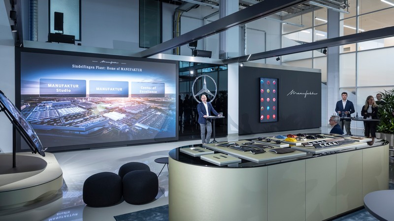 Mercedes-Benz eröffnet neues MANUFAKTUR Studio und erweitert MANUFAKTUR AngebotMercedes-Benz opens new MANUFAKTUR Studio and expands MANUFAKTUR range