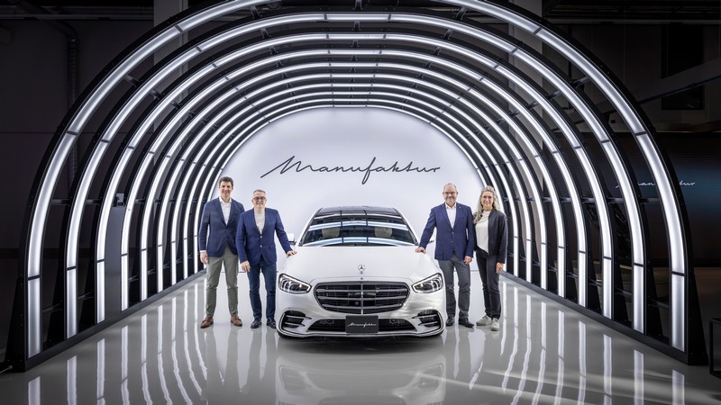 Mercedes-Benz eröffnet neues MANUFAKTUR Studio und erweitert MANUFAKTUR AngebotMercedes-Benz opens new MANUFAKTUR Studio and expands MANUFAKTUR range