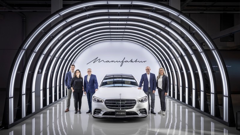 Mercedes-Benz eröffnet neues MANUFAKTUR Studio und erweitert MANUFAKTUR AngebotMercedes-Benz opens new MANUFAKTUR Studio and expands MANUFAKTUR range