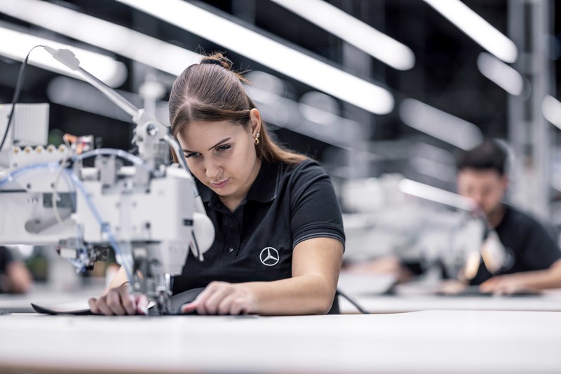 Mercedes-Benz eröffnet neues MANUFAKTUR Studio und erweitert MANUFAKTUR AngebotMercedes-Benz opens new MANUFAKTUR Studio and expands MANUFAKTUR range